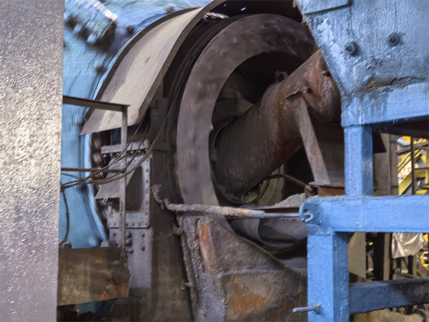 Existing ball mill bearing interface inspected in Kazakhstan